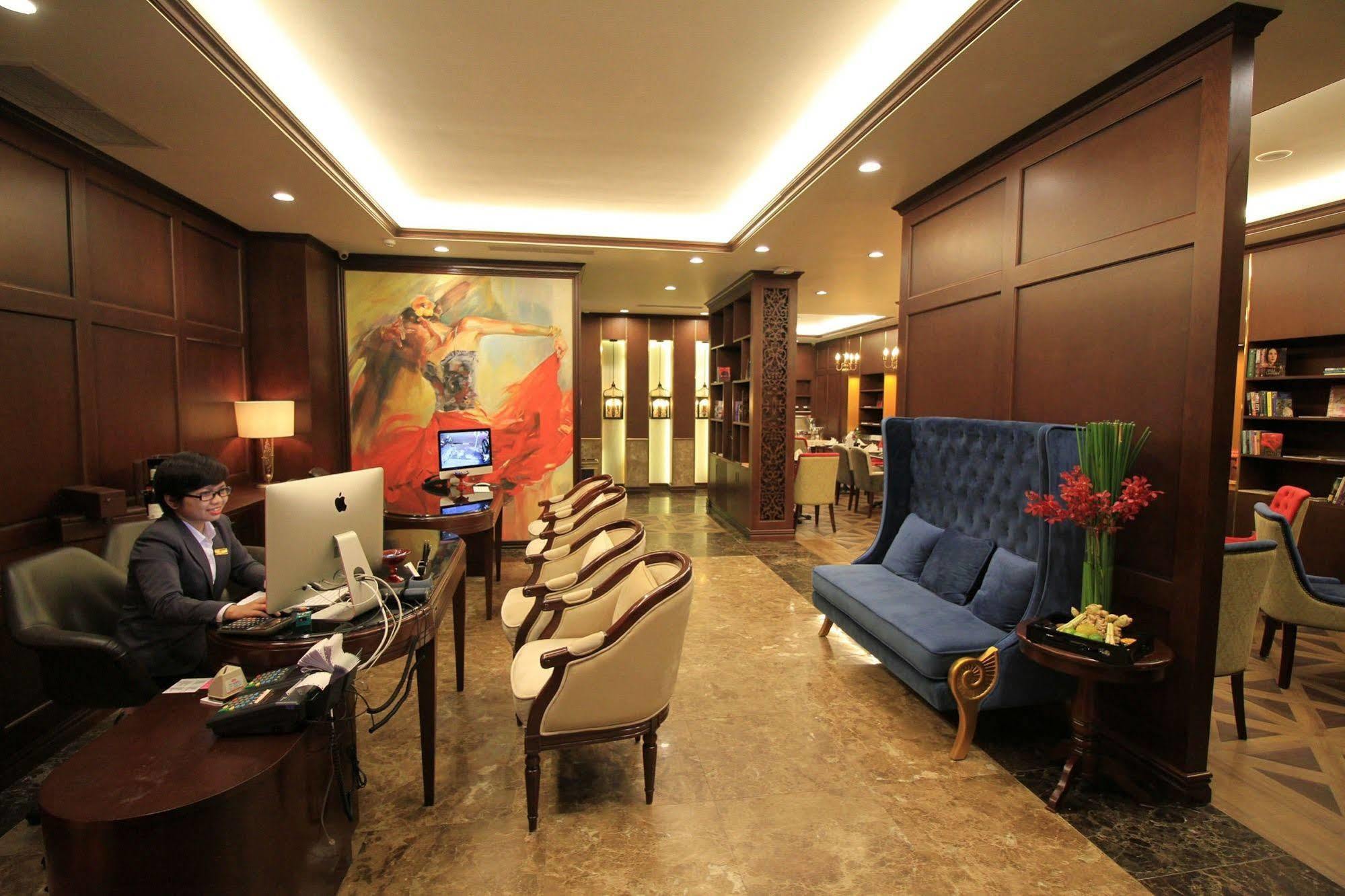 เดอะ สการ์เล็ต บูทิก โฮเต็ล เว้ Hotel ภายนอก รูปภาพ