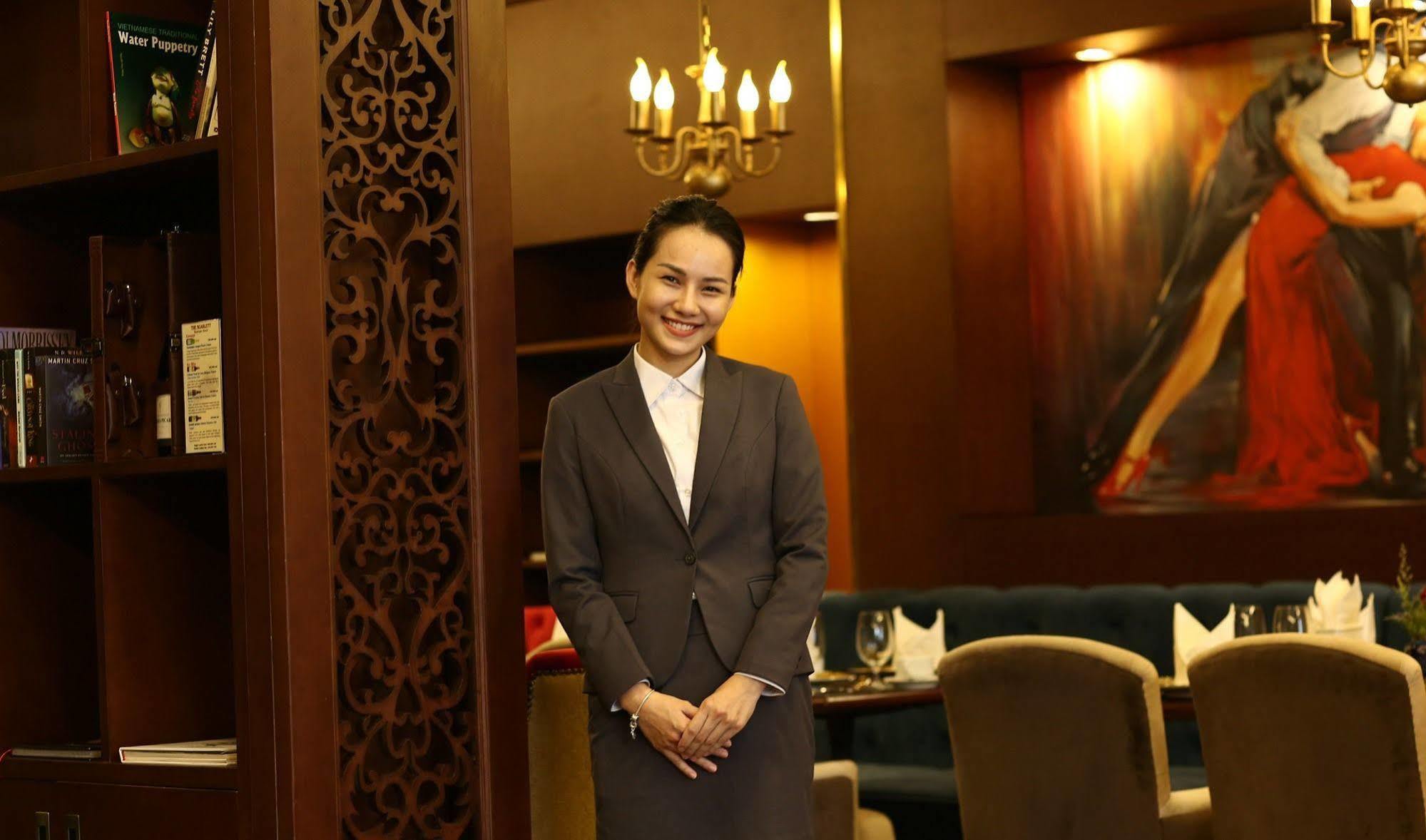 เดอะ สการ์เล็ต บูทิก โฮเต็ล เว้ Hotel ภายนอก รูปภาพ